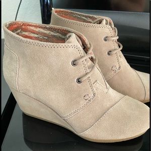 Tom’s Desert Wedge Suede Shoes